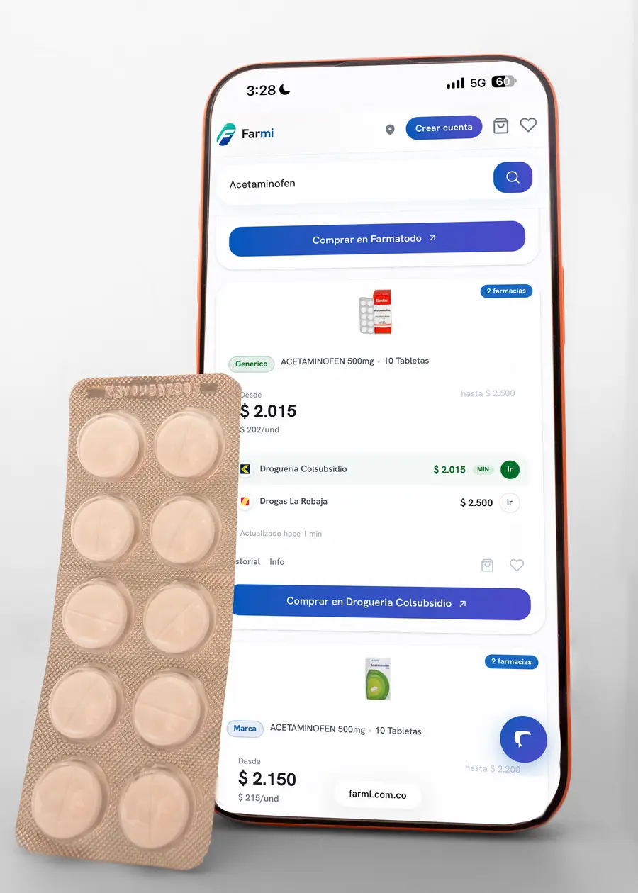 Celular con Farmi comparando acetaminofen genérico y de marca junto a una tableta de pastillas